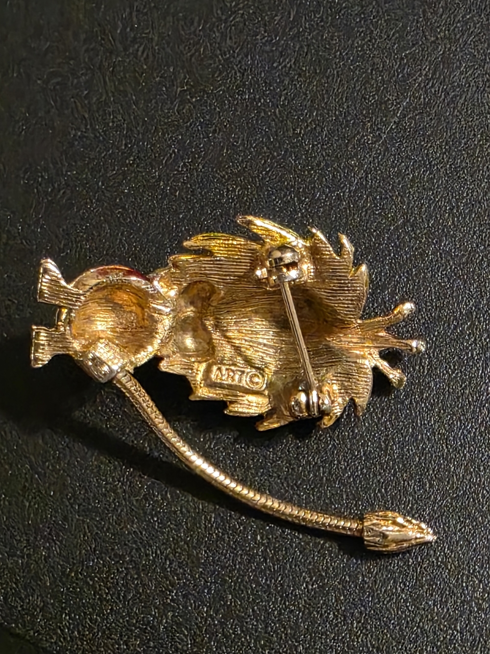 Rare Vintage Signed ART Enamel King Lion with Crown Brooch Pin - Picture 2 of 4